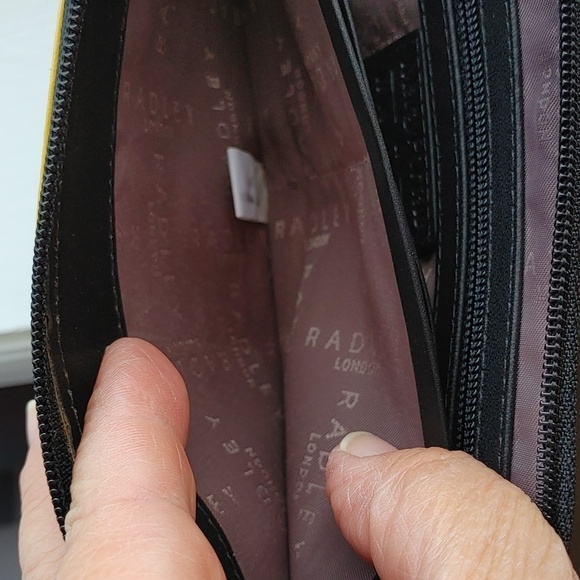 🌻RADLEY LONDON TWO-TONED BLACK AND YELLOW LARGE WALLET - Picture 8 of 11